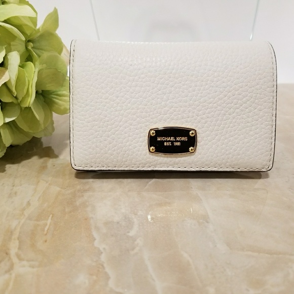 Michael Kors Handbags - NWT MK md slim wallet leather